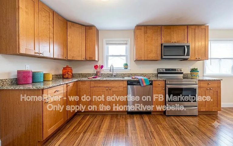 308 Pemberton St — Photo 2