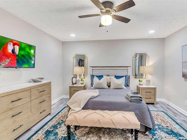 6340 McCollum Ln — Photo 17