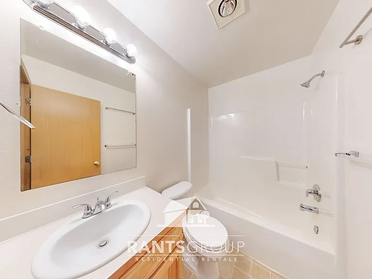 695R — Photo 29