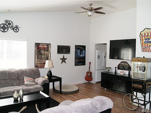 3rd image of 22730 Laceywood Ct SE