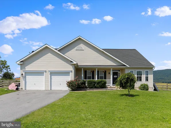 12414 Summit Vista Dr, Mercersburg, PA 17236