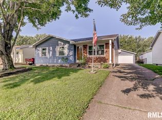 2105 Scarbrough Rd, Springfield, IL 62702