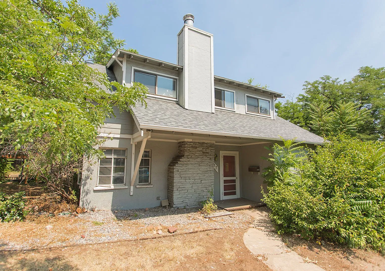 Gorgeous Baseline Home with Beautiful Bright Rooms. — Photo 2