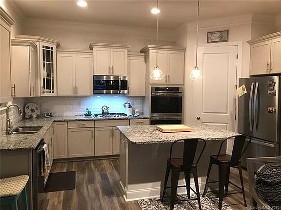 3rd image of 5001 Petersburg Dr #1309
