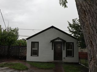909 1/2 8th St, Rawlins, WY 82301