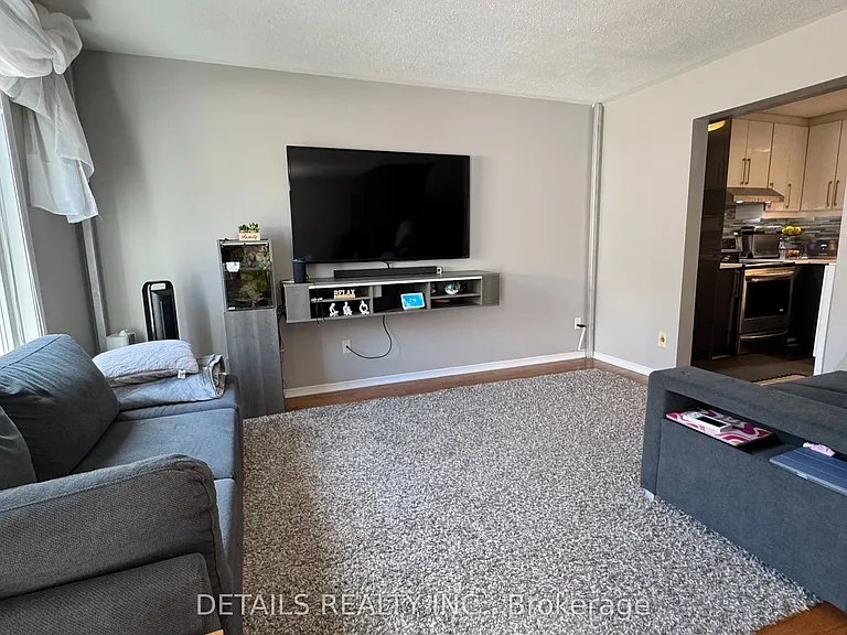 131 Markland Cres — Photo 7