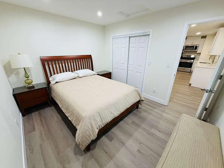 2811 E Garfield Ave #2 — Photo 6