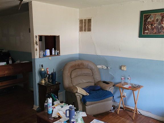 2nd image of 5715 Southseas St