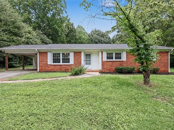 575 Alpine Rd, Winston Salem, NC 27104