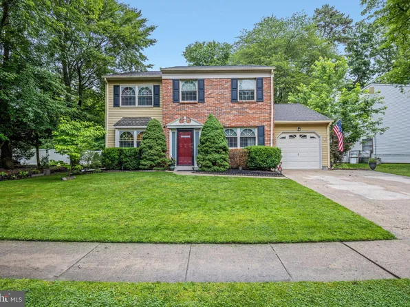 59 Lakeside Dr, Marlton, NJ 08053