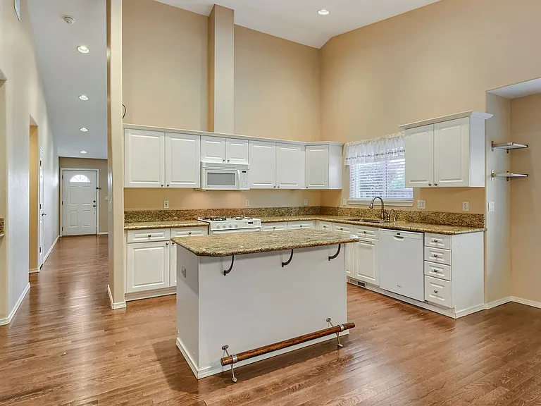 15084 Persimmon Way — Photo 13