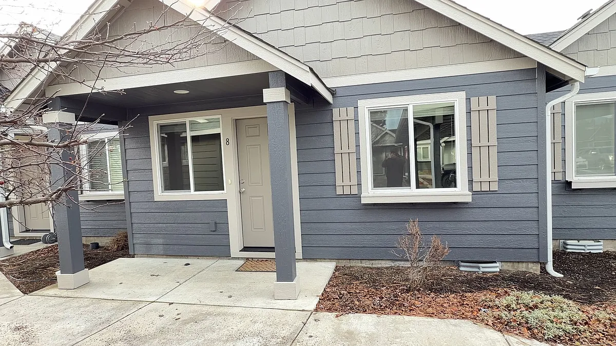 Building Photo - 1250 W McKinney Butte Rd