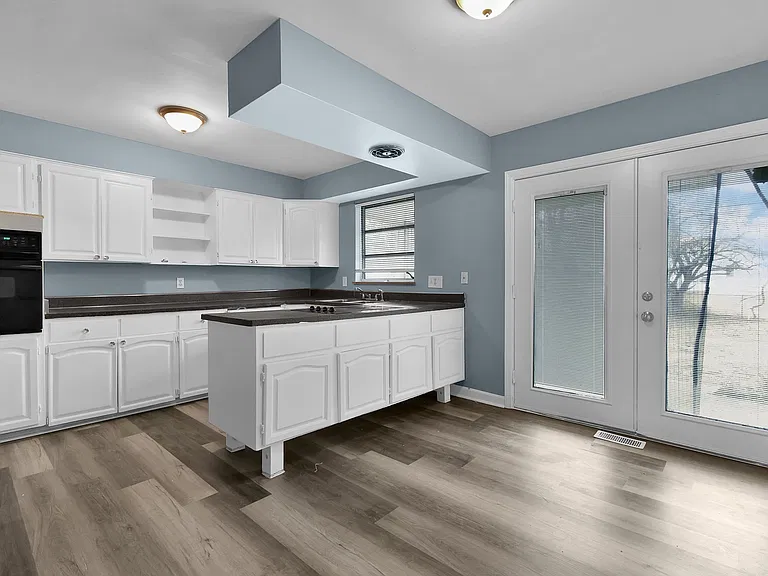 3159 Stephen Dr S — Photo 15