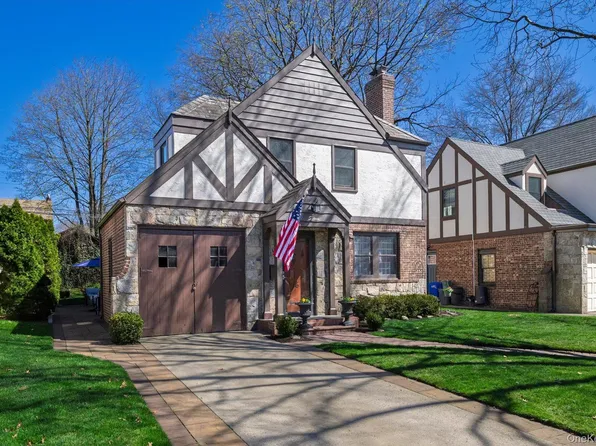 16 Revere Drive E, Floral Park, NY 11001