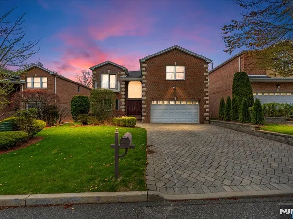 28 Van Nostrand Ave, Englewood Cliffs, NJ 07632