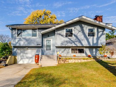 1914 Capital Ct, Schaumburg, IL, 60193