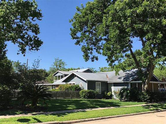 4th image of 146 2nd St