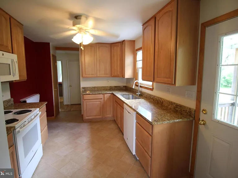 22333 Nicholson Farm Rd — Photo 3