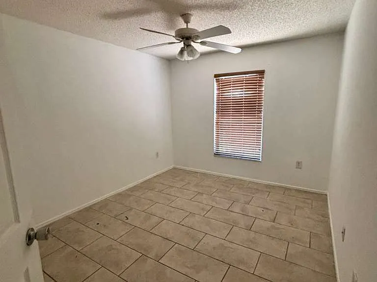 2713 Palm Isle Way — Photo 12