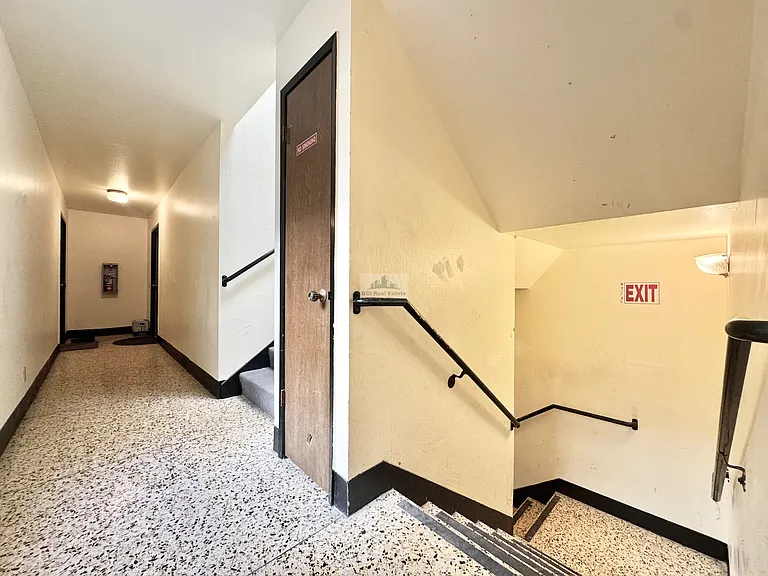 900 Rivera St #6 — Photo 26