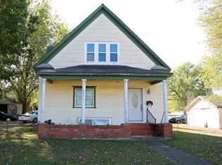 503 W 3rd Ave, Caney, KS 67333