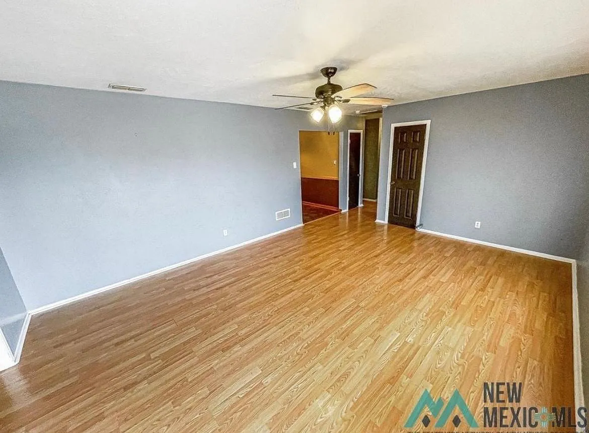4 bed, 1625 sqft, $2,400 — Photo 4