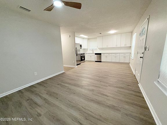 2nd image of 526 PIPPIN Street