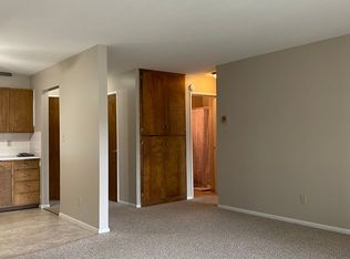 Oakland, Fargo, ND 58103