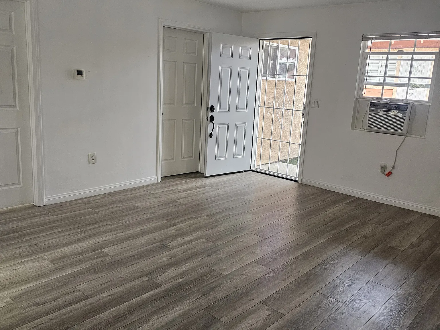 2 bed, 1100 sqft, $2,750 — Photo 3