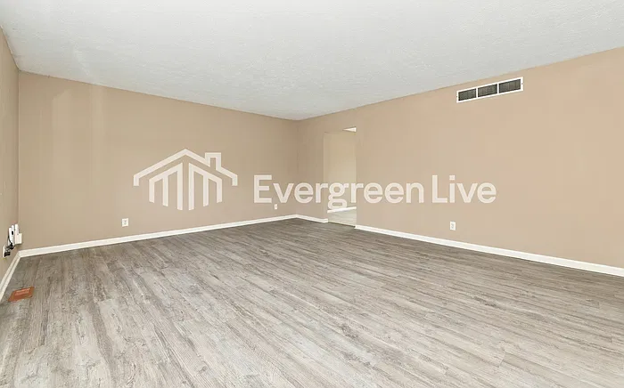 3 bed, 2.0 bath, 2109 sqft, $1,995 — Photo 4