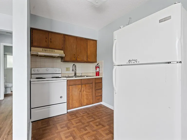 222 Klee Ave — Photo 2