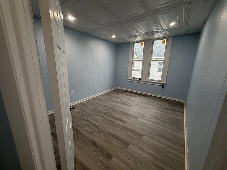 92 Carey Ave #4B — Photo 3