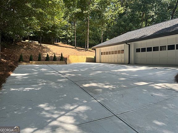 2nd image of 820 Oakhaven Dr