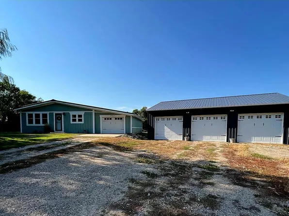 12853 W Pleasant Valley Dr, Aberdeen, SD 57401