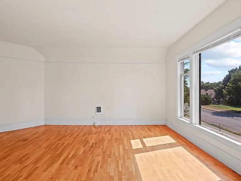 828 W Cleveland Ave — Photo 9