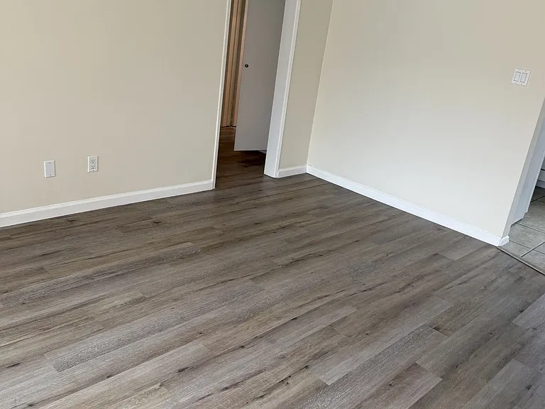 21104 Ladeene Ave #B — Photo 4