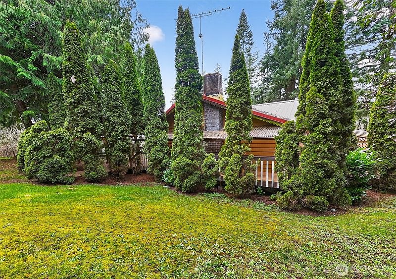 3rd image of 596 Forrest Way