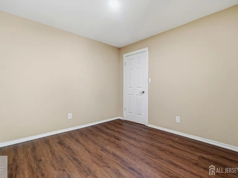 1648 Essex St #1 — Photo 14