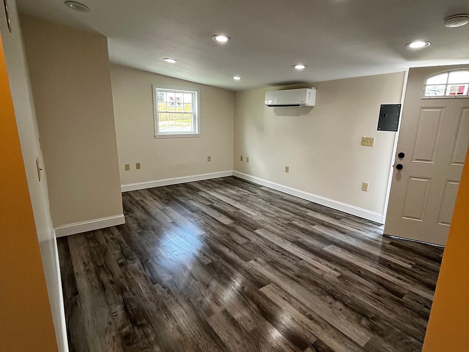 1st image of 229-235 E Main St