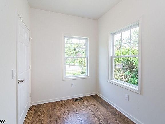 Office /3rd bedroom