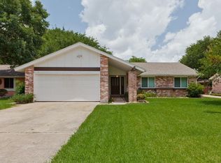 16915 Hibiscus Ln, Friendswood, TX 77546