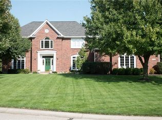 7402 Fox Hollow Rdg, Zionsville, IN 46077