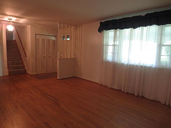 3rd image of 5109 Thackery Ct