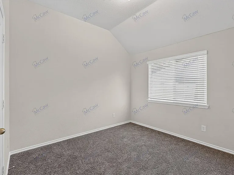 324 Greenhaven Dr — Photo 14