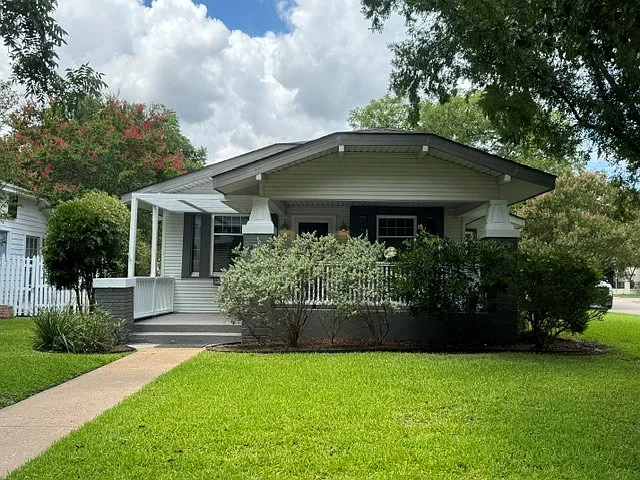 3 bed, 2464 sqft, $3,000 — Photo 1