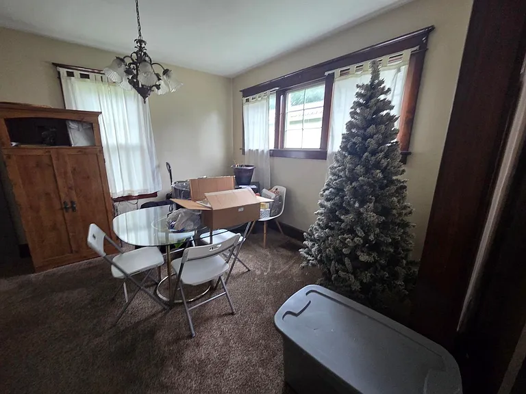 227 Banning Ave — Photo 6