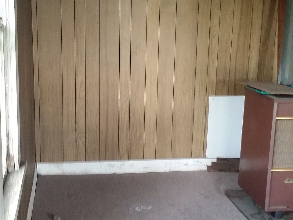 2nd image of 2452 Hwy 392