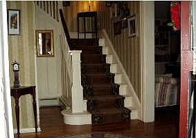 Foyer/Stairs