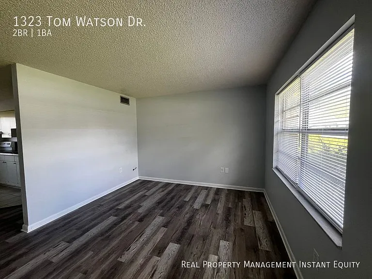 1323 Tom Watson Dr — Photo 2