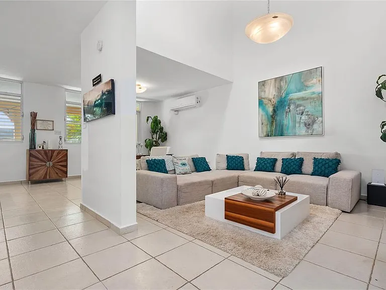 26 Flamboyan — Photo 15